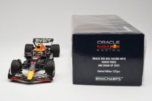 Oracle Red Bull Racing RB18 #11 S. Perez Abu Dhabi GP 2022 Minichamps 1:18 110222211 Druckguss — Bild 6 von 7