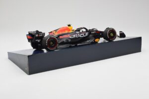 Red Bull Racing RB19 #11 S. Perez Winner Saudi Arabian GP 2023 Minichamps 1:18 113230111 Druckguss — Bild 3 von 6