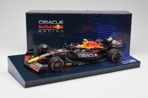 Red Bull Racing RB19 #11 S. Perez Winner Saudi Arabian GP 2023 Minichamps 1:18 113230111 Druckguss — Bild 6 von 6