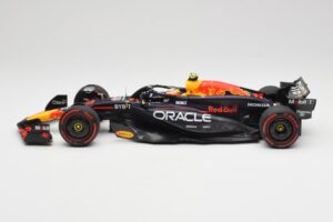 Red Bull Racing RB20 #11 S. Perez Bahrain GP 2024 Minichamps 1:18 110240111 Druckguss — Bild 3 von 7