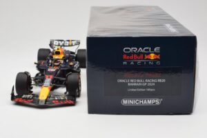 Red Bull Racing RB20 #11 S. Perez Bahrain GP 2024 Minichamps 1:18 110240111 Druckguss — Bild 6 von 7
