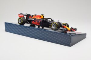 Red Bull Racing Honda RB16B #33 M. Verstappen Emilia Romagna GP 2021 Case Edition Minichamps 1:18 113210133 Resin — Bild 4 von 7