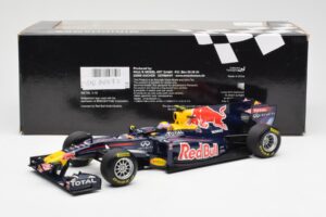 Red Bull Racing RB7 #2 M. Webber Showcar F1 2011 Minichamps 1:18 110110072 Druckguss — Bild 6 von 6