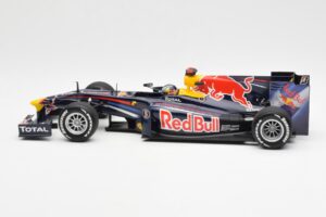 Red Bull Racing Renault RB5 #5 S. Vettel Showcar 2010 Minichamps 1:18 153100175 Druckguss — Bild 3 von 6