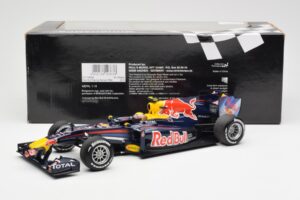 Red Bull Racing Renault RB6 #6 M. Webber F1 2010 Minichamps 1:18 110100006 Druckguss — Bild 6 von 6