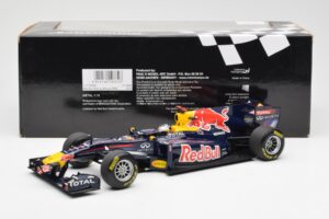 Red Bull Racing Renault RB6 #5 S. Vettel F1 World Champion 2010 Minichamps 1:18 110100005 Druckguss — Bild 6 von 6
