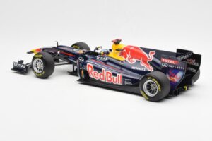 Red Bull Racing Renault RB6 #5 S. Vettel F1 World Champion Showcar 2010 Minichamps 1:18 150100075 Druckguss — Bild 5 von 6