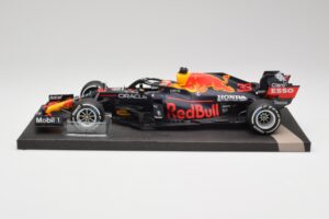 Red Bull RB16B #33 M. Verstappen Dutch GP Winner 2021 Minichamps 1:18 113212533 Druckguss