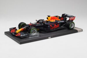 Red Bull RB16B #33 M. Verstappen Emilia Romagna GP Winner 2021 Minichamps 1:18 113210233T Druckguss — Bild 2 von 6