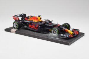 Red Bull RB16B #33 M. Verstappen Emilia Romagna GP Winner 2021 Minichamps 1:18 113210233T Druckguss — Bild 4 von 6
