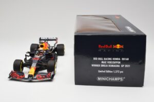 Red Bull RB16B #33 M. Verstappen Emilia Romagna GP Winner Mid Race Tyres 2021 Minichamps 1:18 110210133 Druckguss — Bild 7 von 7