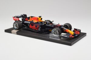 Red Bull RB16B #33 M. Verstappen Styrian & Austrian GP Winner 2021 Minichamps 1:18 113210933 Druckguss — Bild 4 von 6