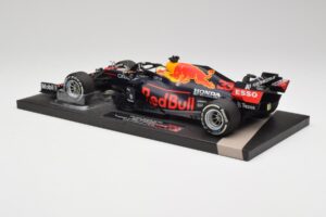 Red Bull RB16B #33 M. Verstappen Styrian & Austrian GP Winner 2021 Minichamps 1:18 113210933 Druckguss — Bild 5 von 6