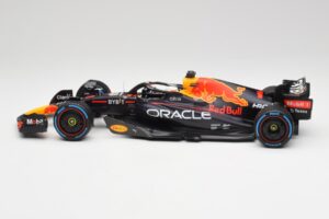 Red Bull RB18 #1 M. Verstappen Monaco GP 3rd Wet 2022 Minichamps 1:18 110220701 Druckguss — Bild 3 von 7