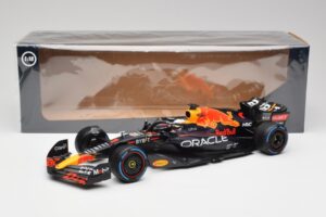 Red Bull RB18 #1 M. Verstappen Monaco GP 3rd Wet 2022 Minichamps 1:18 110220701 Druckguss — Bild 6 von 7