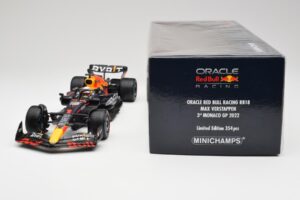 Red Bull RB18 #1 M. Verstappen Monaco GP 3rd Wet 2022 Minichamps 1:18 110220701 Druckguss — Bild 7 von 7
