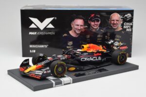 Red Bull RB18 Oracle #1 M. Verstappen US GP 2022 Winner Minichamps 1:18 113221901 Resin — Bild 7 von 7