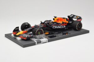 Red Bull RB18 #1 M. Verstappen Miami GP 2022 Winner Minichamps 1:18 113220301 Resin — Bild 2 von 7