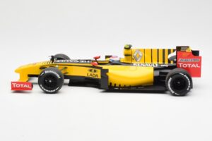 Renault F1 Team R30 #11 V. Petrov Showcar F1 2010 Minichamps 1:18 150100082 Druckguss — Bild 3 von 6