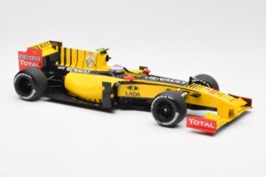 Renault F1 Team R30 #11 V. Petrov Showcar F1 2010 Minichamps 1:18 150100082 Druckguss — Bild 4 von 6