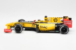Renault R30 R. Kubica / V. Petrov F1 Showcar 2010 Minichamps 1:18 7711428831 Druckguss — Bild 3 von 6