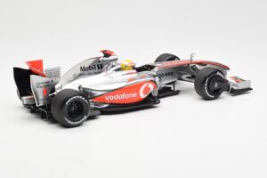 McLaren MP4-24 #1 L. Hamilton 2009 Dealer Edition Minichamps 1:18 503091801 Druckguss — Bild 2 von 6