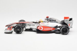 McLaren MP4-24 #1 L. Hamilton 2009 Dealer Edition Minichamps 1:18 503091801 Druckguss — Bild 3 von 6