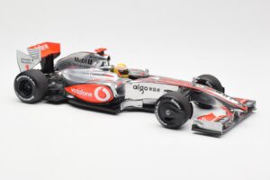 McLaren MP4-24 #1 L. Hamilton 2009 Dealer Edition Minichamps 1:18 503091801 Druckguss — Bild 4 von 6