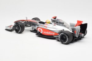 McLaren MP4-24 #1 L. Hamilton 2009 Dealer Edition Minichamps 1:18 503091801 Druckguss — Bild 5 von 6