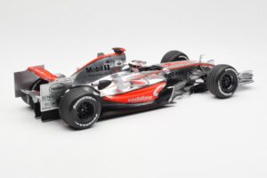McLaren MP4-22 Mercedes #1 F. Alonso Presentation Valencia 2007 Minichamps 1:18 538071871 Druckguss — Bild 2 von 6