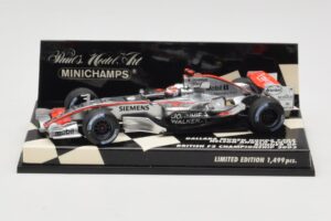 Dallara F303 N. Piquet British F3 Championship 2003 Minichamps 1:43 400030333 Druckguss