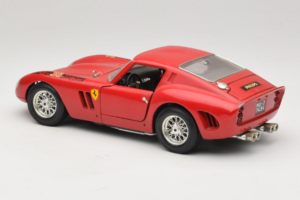 Ferrari 250 GTO Rot Bburago 1:18 B003 Druckguss — Bild 7 von 8