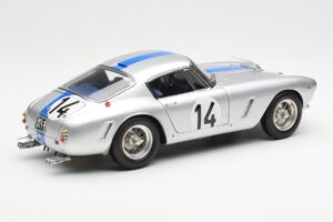 Ferrari 250 GT SWB #14 P. Noblet / J. Guichet Team Noblet 3rd Place 24 Hours of Le Mans 1961 CMC 1:18 M-079 Druckguss — Bild 2 von 6