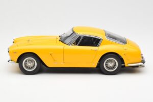 Ferrari 250 GT SWB Gelb CMC 1:18 M-054 Druckguss — Bild 3 von 6
