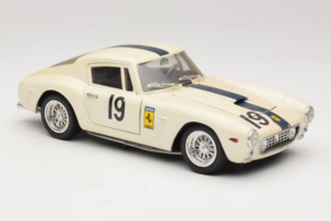 Ferrari 250 GT SWB Berlinette #19 Tour de France Automobile 1961 Eagles Race 1:18 6500 Druckguss — Bild 6 von 8