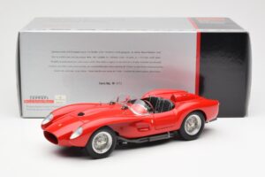 Ferrari 250 Testa Rossa Pontoon Fender Rot CMC 1:18 M-071 Druckguss — Bild 6 von 6