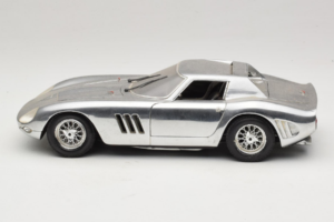 Ferrari 275 GTB Chrome Silber Guiloy 1:18 B004 Druckguss — Bild 4 von 8