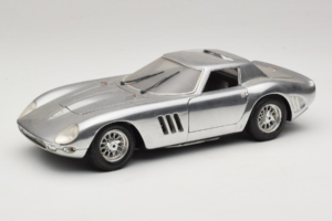 Ferrari 275 GTB Chrome Silber Guiloy 1:18 B004 Druckguss