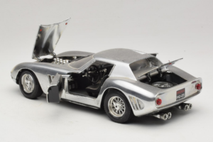 Ferrari 275 GTB Chrome Silber Guiloy 1:18 B004 Druckguss — Bild 5 von 8