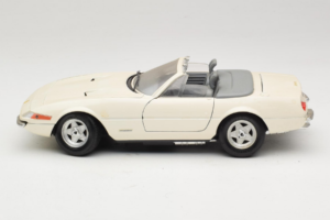 Ferrari 365 GTS/4 Spider Weiß Techno Giodi 1:18 40028 Druckguss — Bild 4 von 8
