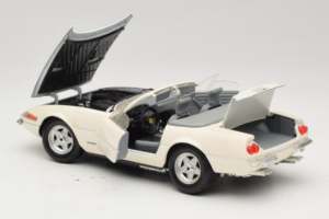 Ferrari 365 GTS/4 Spider Weiß Techno Giodi 1:18 40028 Druckguss — Bild 5 von 8