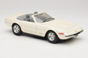 Ferrari 365 GTS/4 Spider Weiß Techno Giodi 1:18 40028 Druckguss — Bild 6 von 8