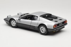 Ferrari 512BB Silber Kyosho 1:18 08171S Druckguss — Bild 7 von 8