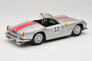 Ferrari California #22 Silber Roter Streifen 1966 Tonka 1:18 01109-S2 Druckguss — Bild 3 von 8