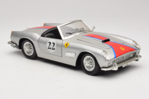 Ferrari California #22 Silber Roter Streifen 1966 Tonka 1:18 01109-S2 Druckguss — Bild 6 von 8