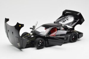 Ferrari F40 Schwarz Kyosho 1:18 08416BK Druckguss — Bild 2 von 10