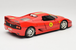 Ferrari F50 Coupe #6 Rot mit Italienischer Flagge Bburago 1:18 3382-P1 Druckguss — Bild 3 von 8