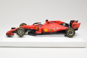 Ferrari SF90 #5 S. Vettel Australian GP 2019 BBR 1:18 BBR191805DIE Resin — Bild 3 von 6