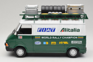 Fiat 242 Alitalia Rally Team Assistance With Trailer 1978 IXO 1:18 18CMC027WX Druckguss — Bild 4 von 7