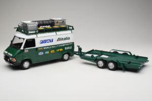Fiat 242 Alitalia Rally Team Assistance With Trailer 1978 IXO 1:18 18CMC027WX Druckguss
